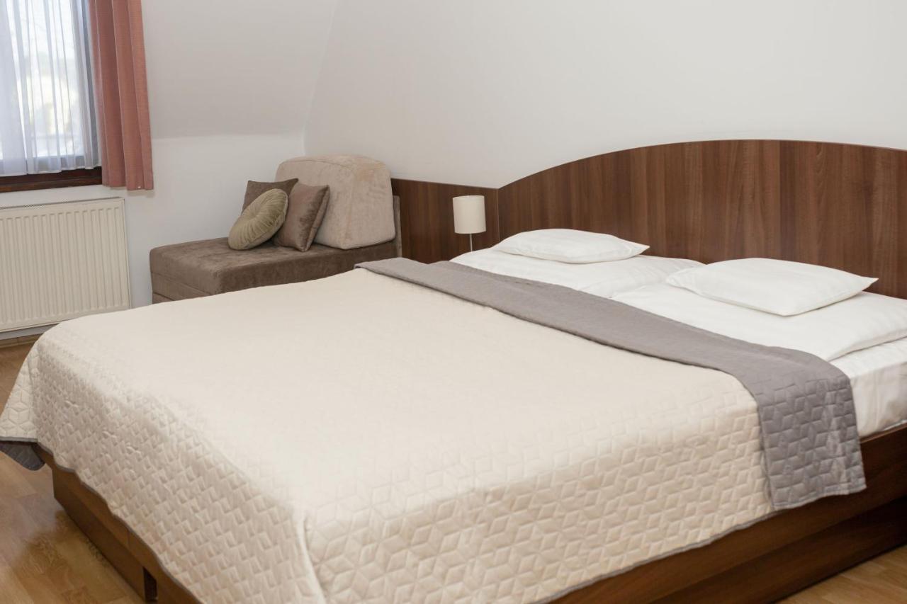 Bed and Breakfast Tercia Hubertus Panzio Шопрон Экстерьер фото